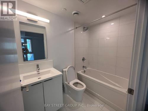 2020 - 234 Simcoe Street, Toronto, ON - Indoor Photo Showing Bathroom