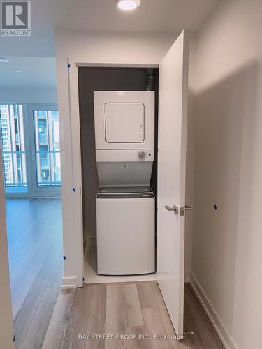 2020 - 234 Simcoe Street, Toronto, ON - Indoor Photo Showing Laundry Room