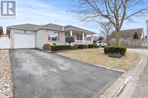 6 Marks Crescent, St. Catharines (462 - Rykert/Vansickle), ON 