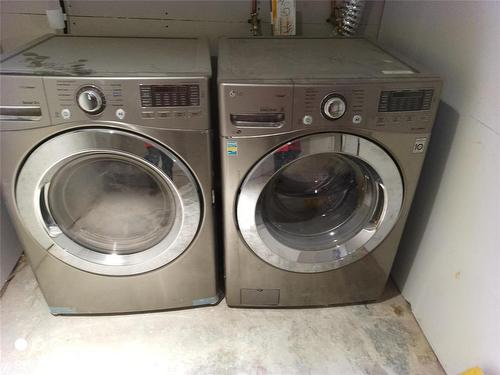 606 Mcmillan Avenue, Winnipeg, MB - Indoor Photo Showing Laundry Room