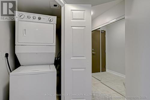 405 - 2365 Central Park Drive, Oakville, ON - Indoor Photo Showing Laundry Room