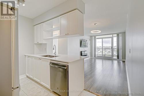 405 - 2365 Central Park Drive, Oakville, ON - Indoor Photo Showing Kitchen With Double Sink