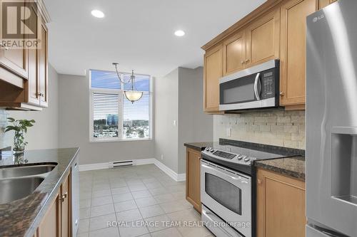 1201 - 3580 Rivergate Way, Ottawa, ON - Indoor Photo Showing Kitchen With Double Sink