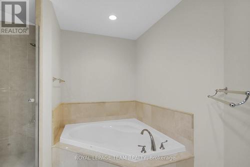 1201 - 3580 Rivergate Way, Ottawa, ON - Indoor Photo Showing Bathroom