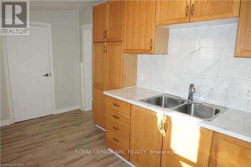 25 Lillian Street, Fort Erie (333 - Lakeshore), ON - Indoor Photo Showing Kitchen With Double Sink