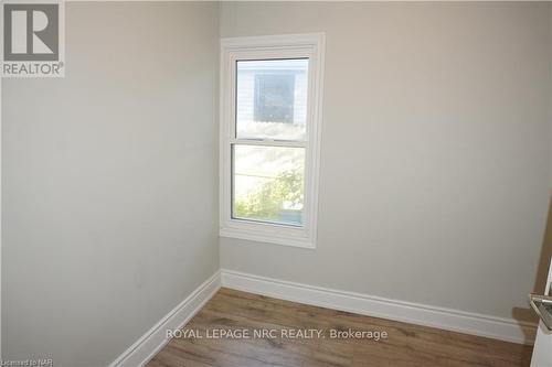 25 Lillian Street, Fort Erie (333 - Lakeshore), ON - Indoor Photo Showing Other Room