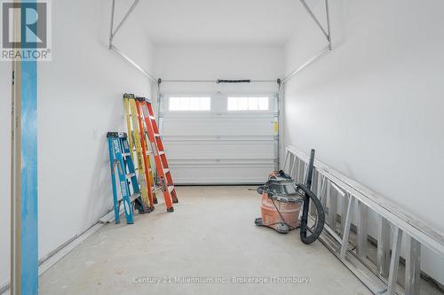 321 Telford Trail, Georgian Bluffs, ON - Indoor Photo Showing Garage