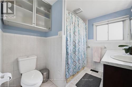 11 - 1110 Garth Street, Hamilton (Rolston), ON - Indoor Photo Showing Bathroom