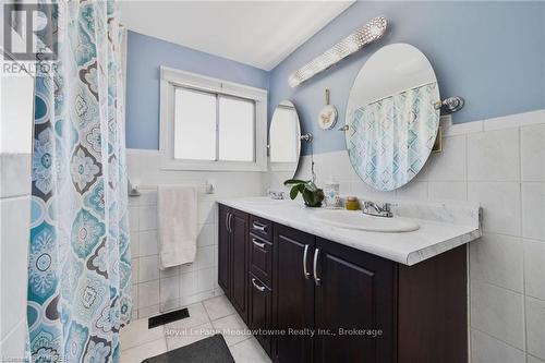 11 - 1110 Garth Street, Hamilton (Rolston), ON - Indoor Photo Showing Bathroom