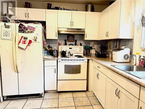 13 Coventry Crescent, Kingston (West Of Sir John A. Blvd), ON - Indoor Photo Showing Kitchen