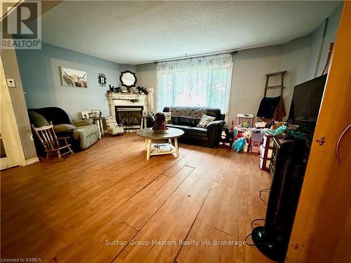 13 Coventry Crescent, Kingston (West Of Sir John A. Blvd), ON - Indoor Photo Showing Living Room With Fireplace