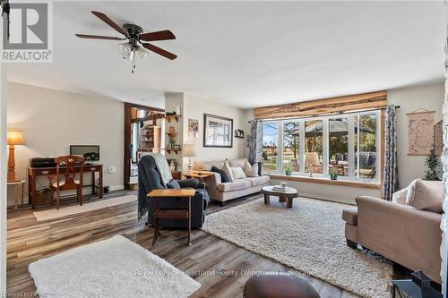 4 Seip Road, South Bruce, ON - Indoor Photo Showing Living Room