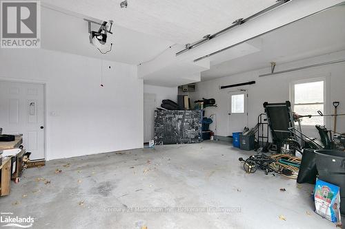 73 Arthur Street, Blue Mountains (Thornbury), ON - Indoor Photo Showing Garage