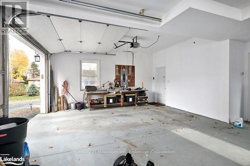 73 Arthur Street, Blue Mountains (Thornbury), ON - Indoor Photo Showing Garage