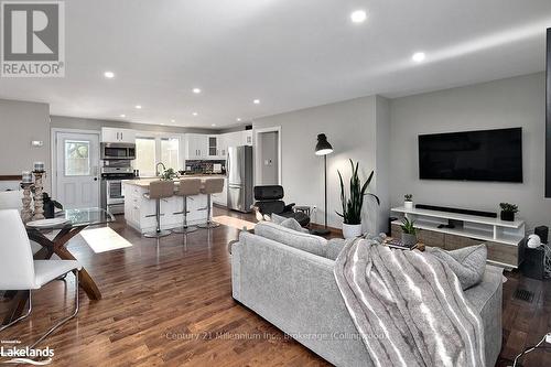 73 Arthur Street, Blue Mountains (Thornbury), ON - Indoor Photo Showing Living Room