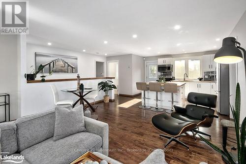 73 Arthur Street, Blue Mountains (Thornbury), ON - Indoor Photo Showing Living Room