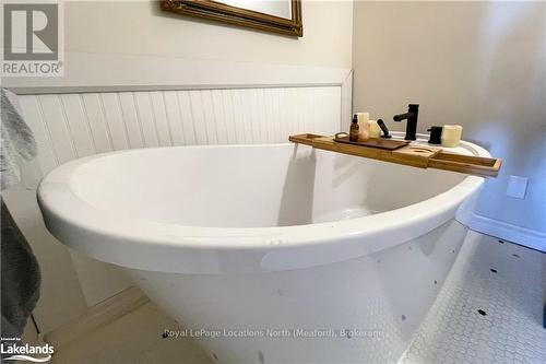 206133 Hwy 26, Meaford, ON - Indoor Photo Showing Bathroom