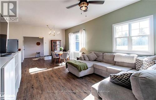 206133 Hwy 26, Meaford, ON - Indoor Photo Showing Living Room