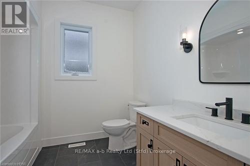 7 Nelson Street, West Perth (Mitchell), ON - Indoor Photo Showing Bathroom