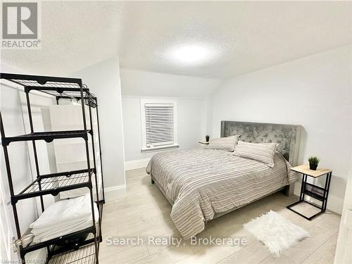 14 Kennedy Avenue, Kitchener, ON - Indoor Photo Showing Bedroom