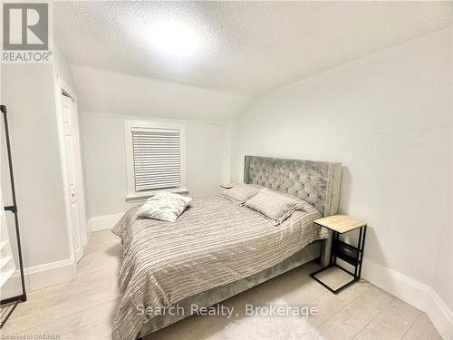 14 Kennedy Avenue, Kitchener, ON - Indoor Photo Showing Bedroom