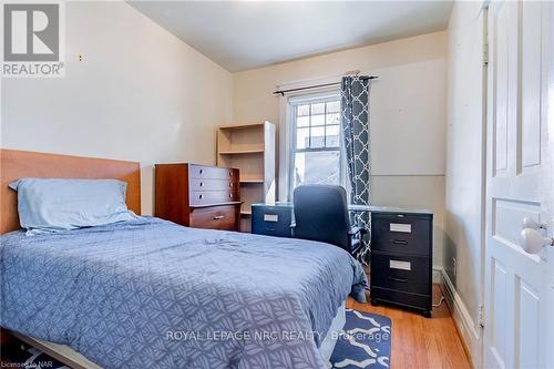 39 Fielden Avenue, Port Colborne (878 - Sugarloaf), ON - Indoor Photo Showing Bedroom