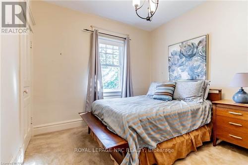 39 Fielden Avenue, Port Colborne (878 - Sugarloaf), ON - Indoor Photo Showing Bedroom