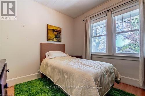 39 Fielden Avenue, Port Colborne (878 - Sugarloaf), ON - Indoor Photo Showing Bedroom