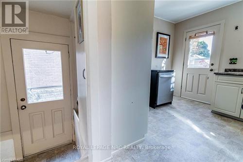 39 Fielden Avenue, Port Colborne (878 - Sugarloaf), ON - Indoor Photo Showing Other Room