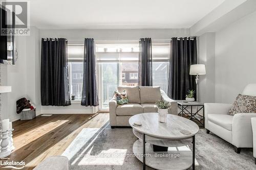 42 Joseph Trail, Collingwood, ON - Indoor Photo Showing Living Room