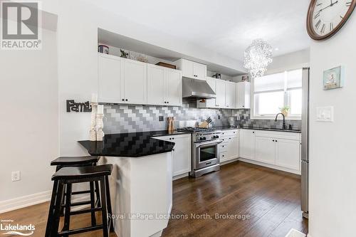 42 Joseph Trail, Collingwood, ON - Indoor Photo Showing Kitchen With Upgraded Kitchen