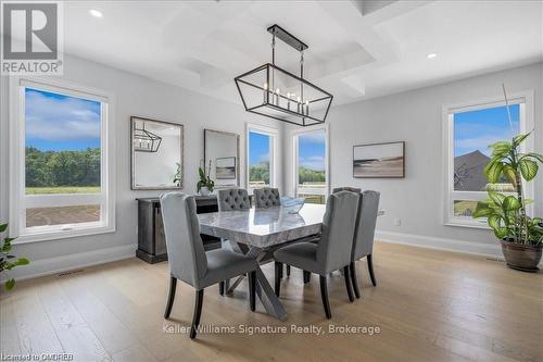 37 Eleventh Road E, Hamilton, ON - Indoor Photo Showing Dining Room