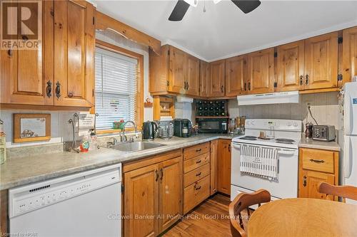 110 Quebec Street, Goderich (Goderich Town), ON - Indoor Photo Showing Kitchen