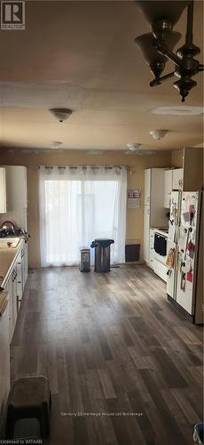 118 Dover Street, Woodstock (Woodstock - South), ON - Indoor Photo Showing Kitchen