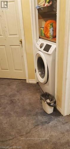 118 Dover Street, Woodstock (Woodstock - South), ON - Indoor Photo Showing Laundry Room