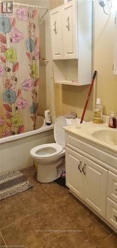 118 Dover Street, Woodstock (Woodstock - South), ON - Indoor Photo Showing Bathroom