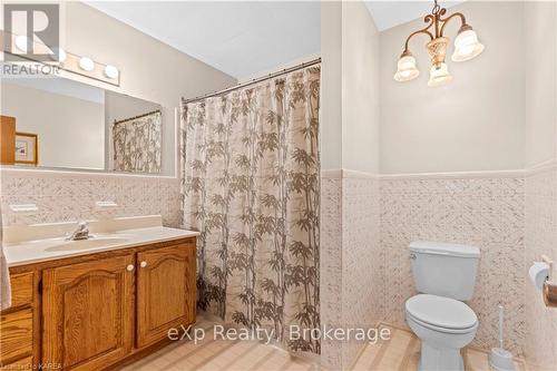 197 Fairway Hill Crescent, Kingston (Central City West), ON - Indoor Photo Showing Bathroom