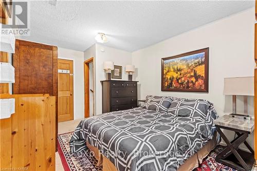 197 Fairway Hill Crescent, Kingston (Central City West), ON - Indoor Photo Showing Bedroom