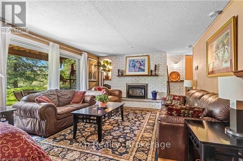 197 Fairway Hill Crescent, Kingston (Central City West), ON - Indoor Photo Showing Living Room With Fireplace