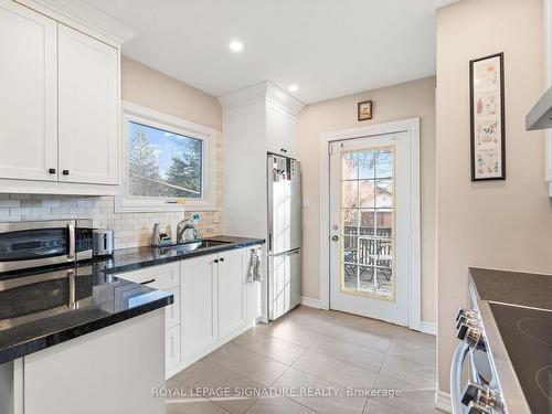 99 Mclaughlin Blvd, Oshawa, ON - Indoor Photo Showing Kitchen