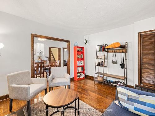 99 Mclaughlin Blvd, Oshawa, ON - Indoor Photo Showing Living Room