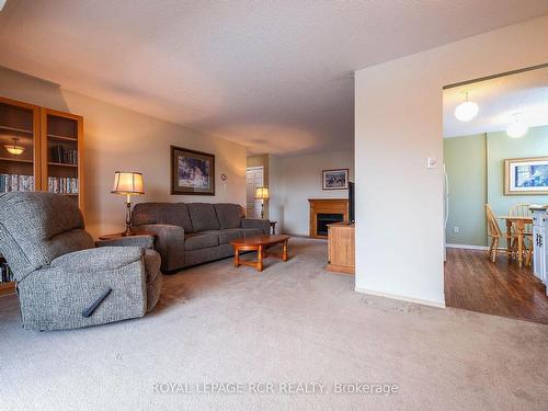 204-8 Fead St, Orangeville, ON - Indoor Photo Showing Living Room