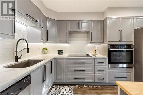 312B Bluevale Street N, Waterloo, ON - Indoor Photo Showing Kitchen With Upgraded Kitchen