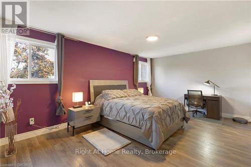 312B Bluevale Street N, Waterloo, ON - Indoor Photo Showing Bedroom