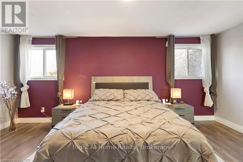 312B Bluevale Street N, Waterloo, ON - Indoor Photo Showing Bedroom