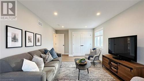 171 Kingfisher Lane, Goderich (Goderich Town), ON - Indoor Photo Showing Living Room