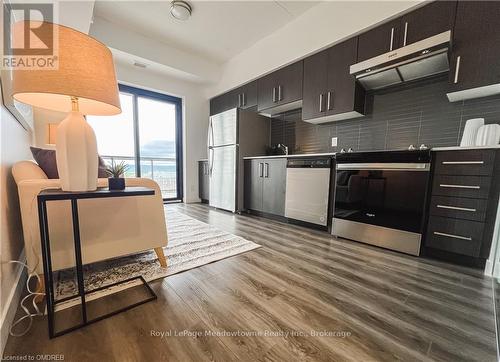 1106 - 15 Queen Street, Hamilton (Central), ON - Indoor Photo Showing Kitchen With Stainless Steel Kitchen