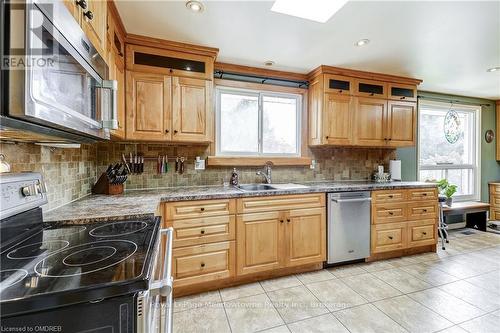 1602 Highway 6 N, Hamilton, ON - Indoor Photo Showing Kitchen With Double Sink