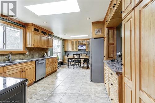 1602 Highway 6 N, Hamilton, ON - Indoor Photo Showing Kitchen