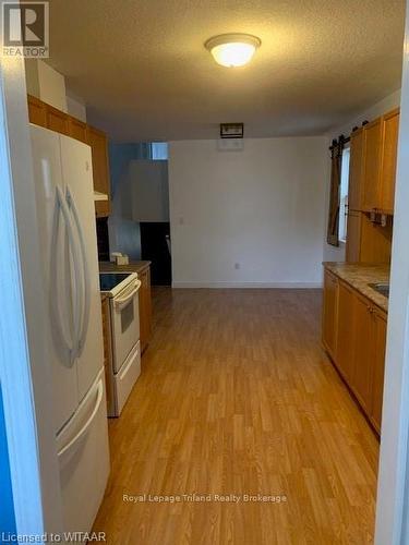 10 Langrell Avenue, Tillsonburg, ON - Indoor Photo Showing Kitchen